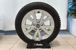 Punainen Audi A3 2023 kuva 14.