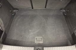 Punainen Audi A3 2023 kuva 18.