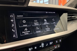 Punainen Audi A3 2023 kuva 19.