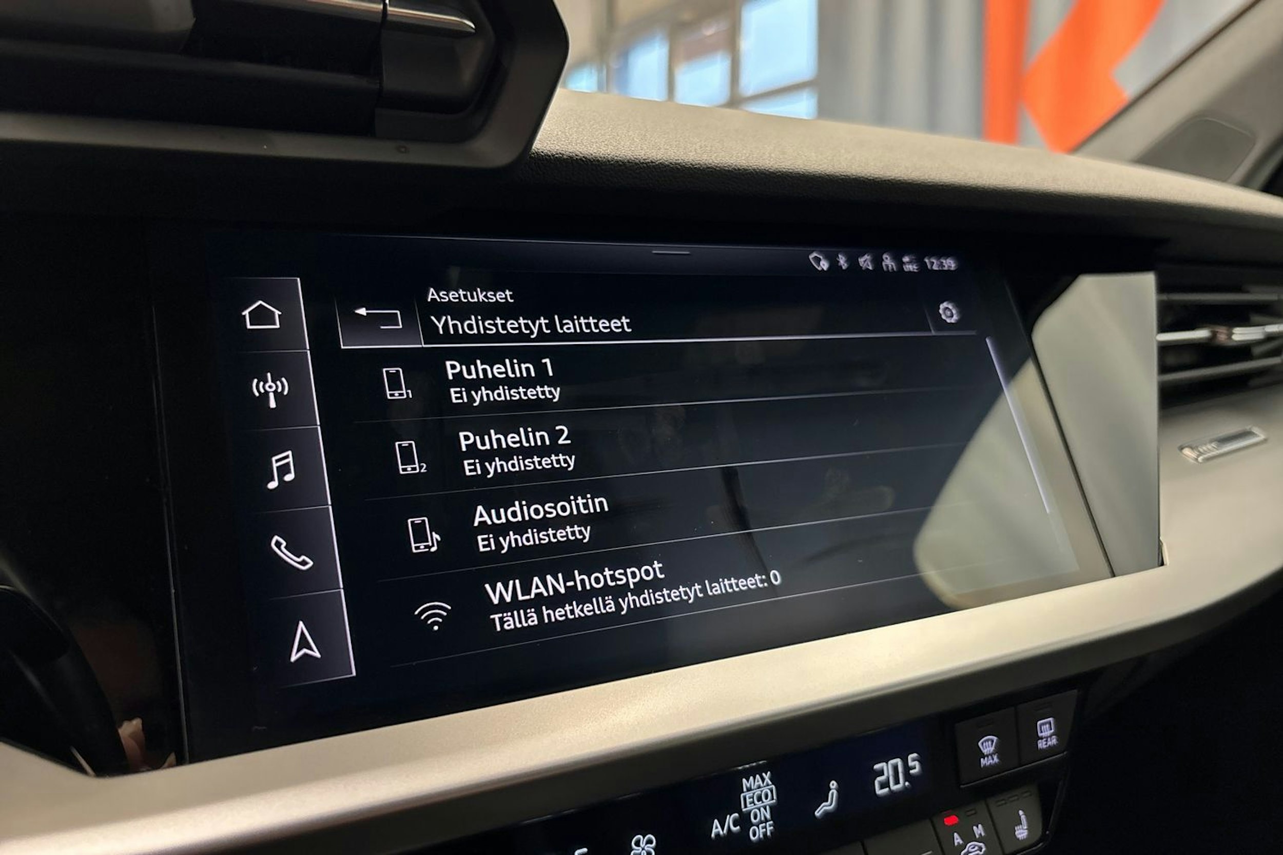 Punainen Audi A3 2023 kuva 20.