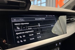 Punainen Audi A3 2023 kuva 22.