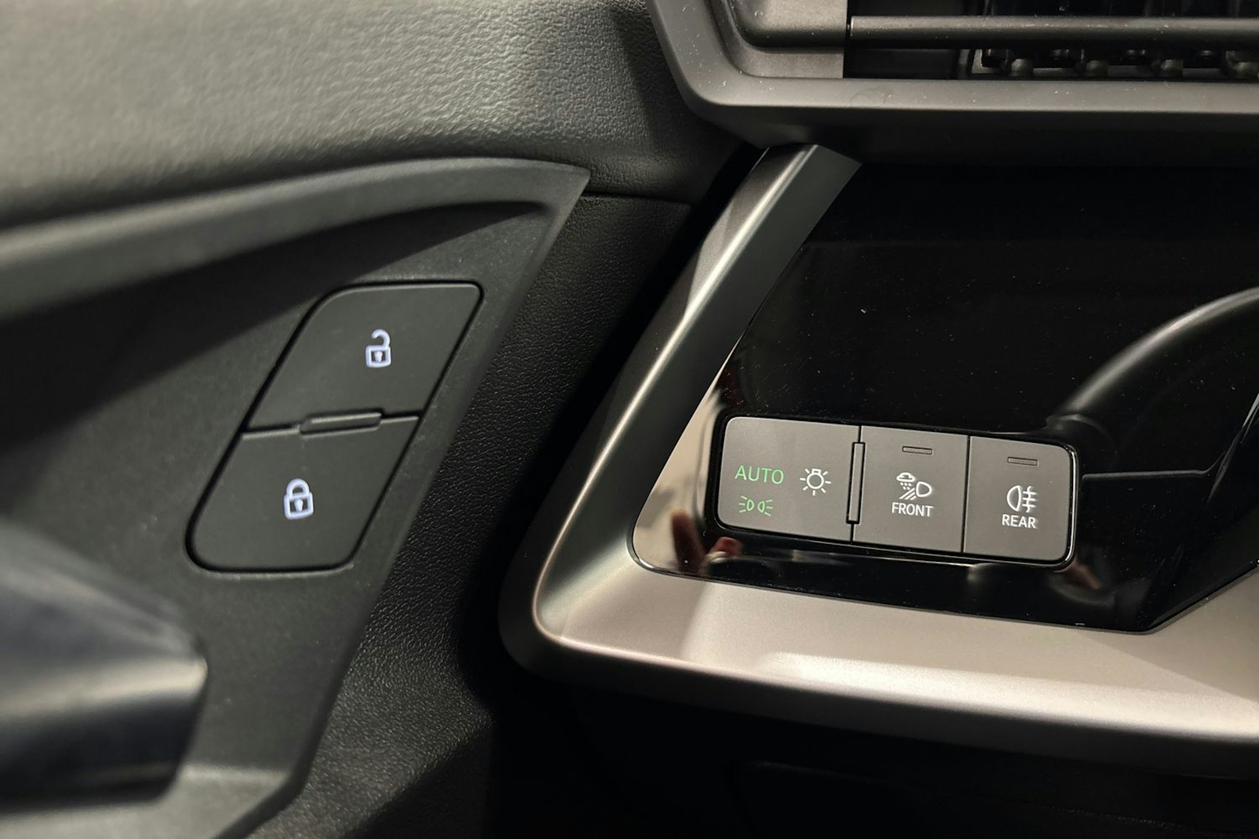 Punainen Audi A3 2023 kuva 24.