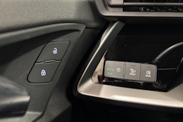 Punainen Audi A3 2023 kuva 24.