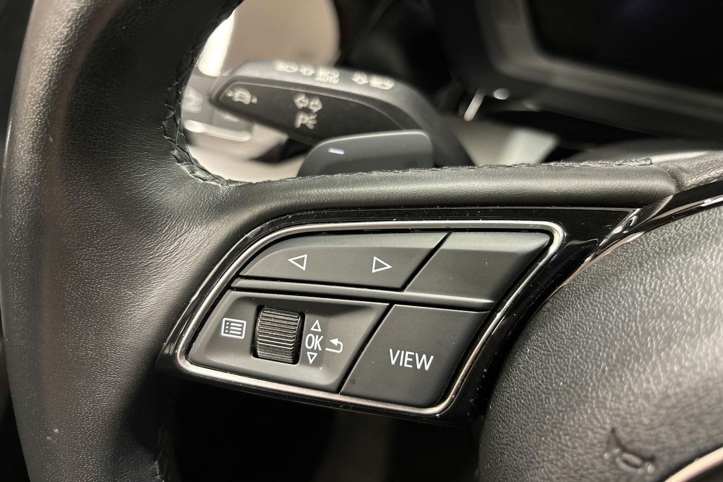 Punainen Audi A3 2023 kuva 26.