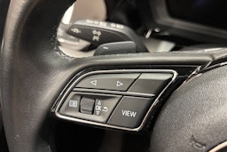 Punainen Audi A3 2023 kuva 26.