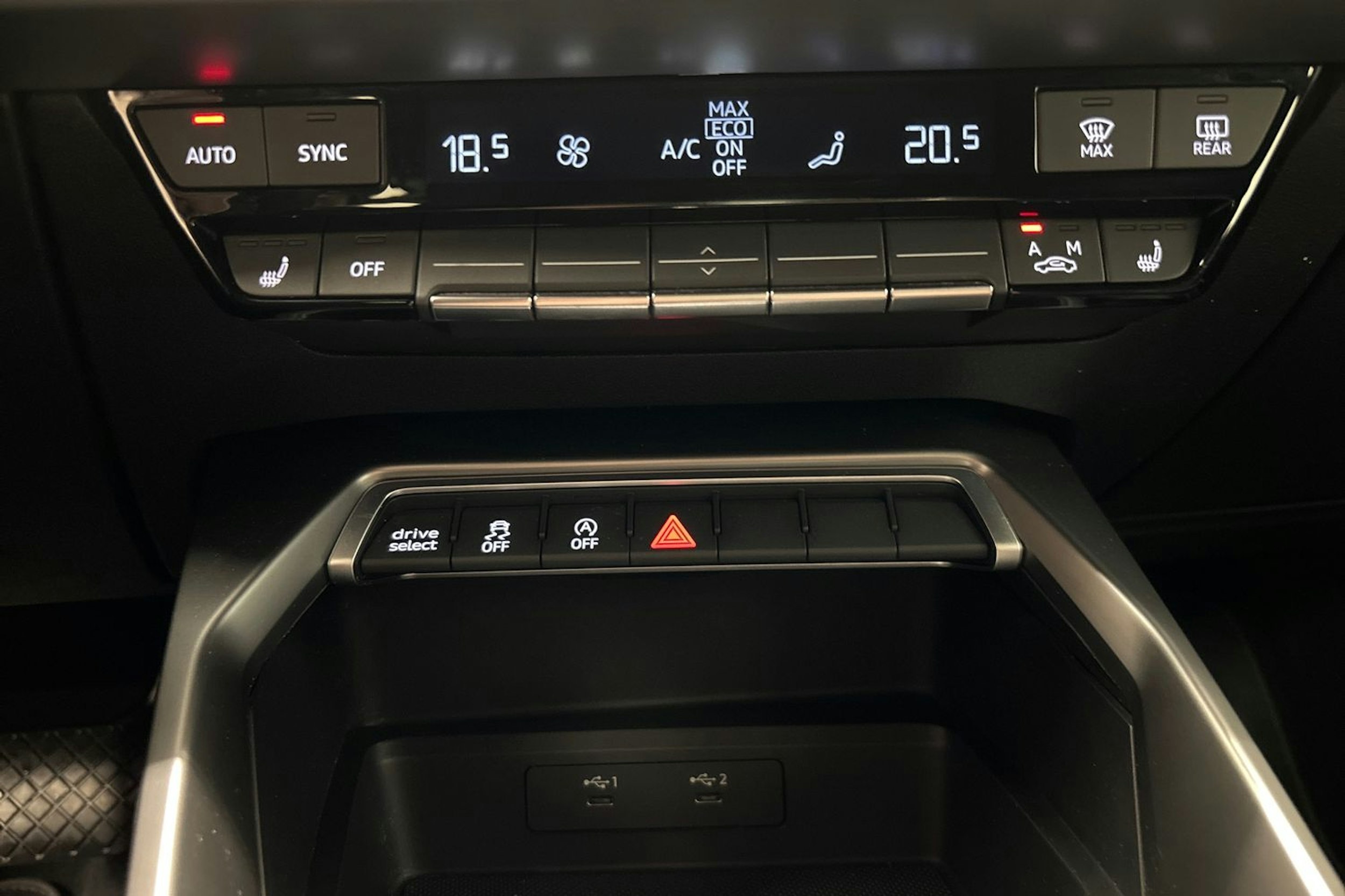 Punainen Audi A3 2023 kuva 28.