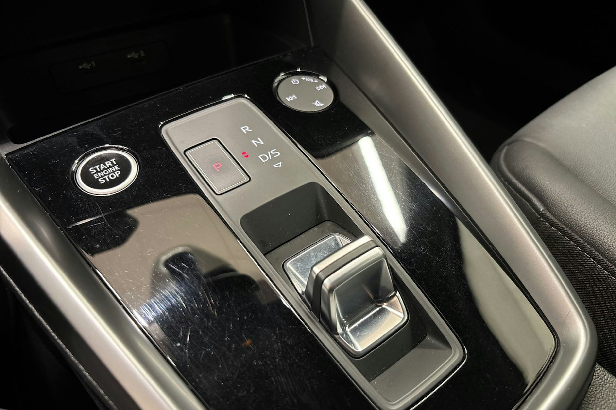 Punainen Audi A3 2023 kuva 29.