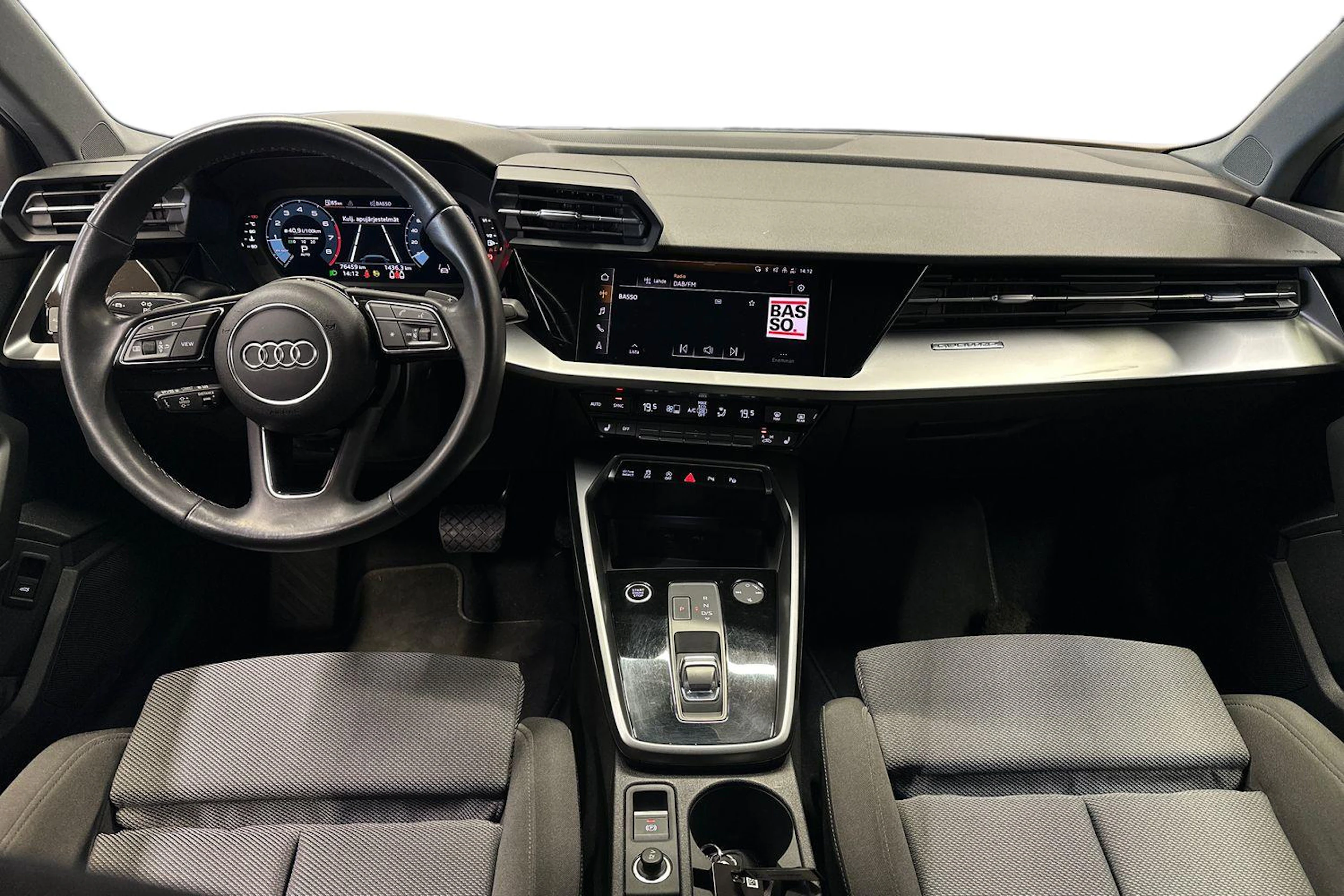 valkoinen Audi A3 2023 kuva 7.