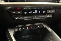 valkoinen Audi A3 2023 kuva 16.
