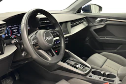 sininen Audi A3 2023 kuva 6.