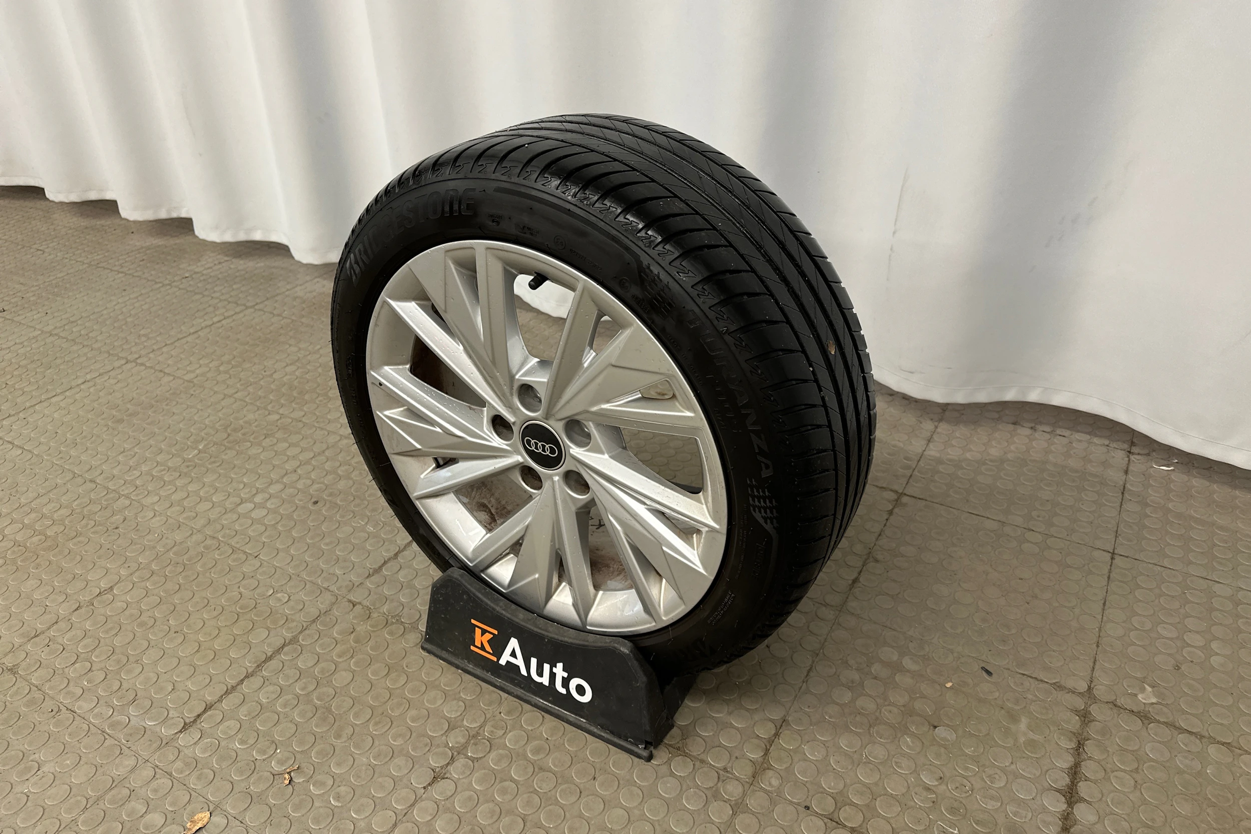 sininen Audi A3 2023 kuva 10.