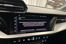 sininen Audi A3 2023 kuva 16.