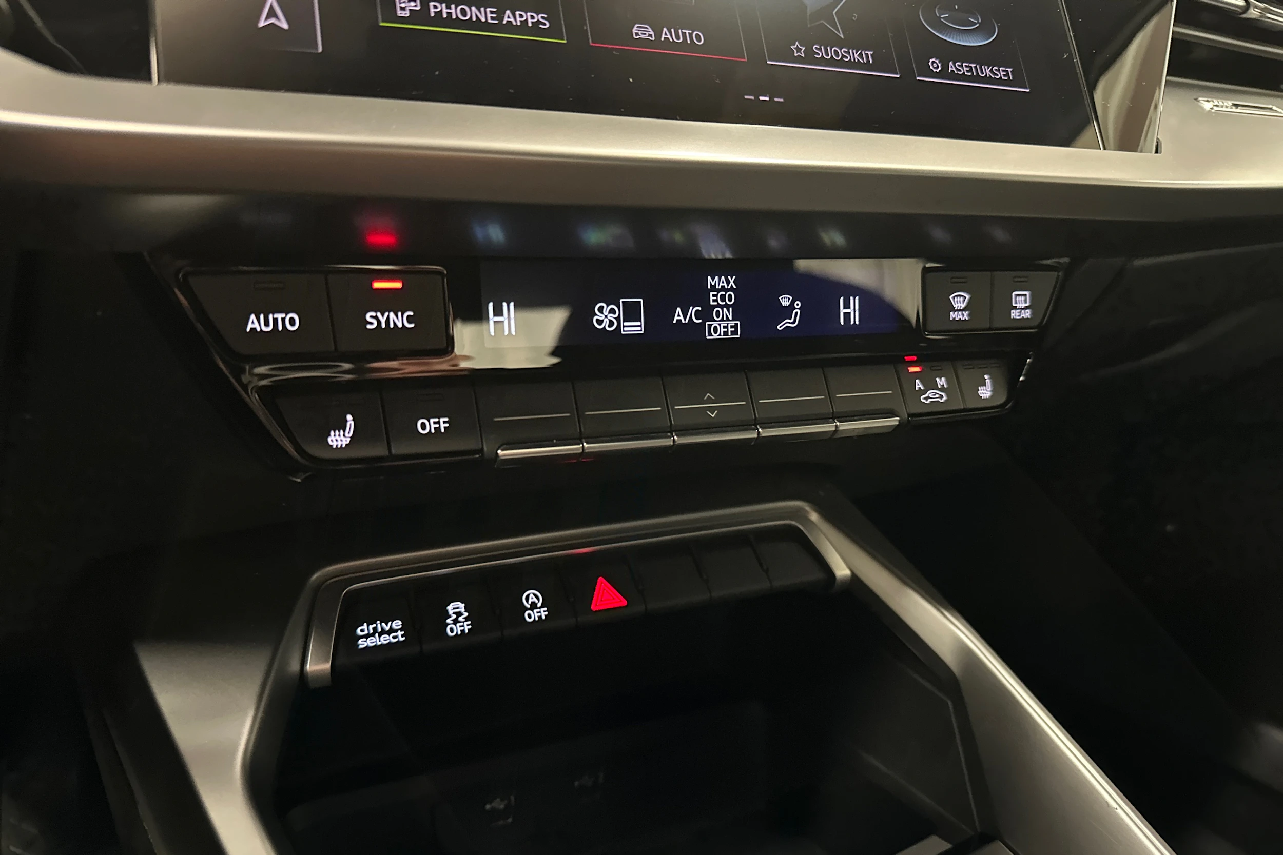 sininen Audi A3 2023 kuva 20.