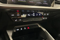sininen Audi A3 2023 kuva 20.