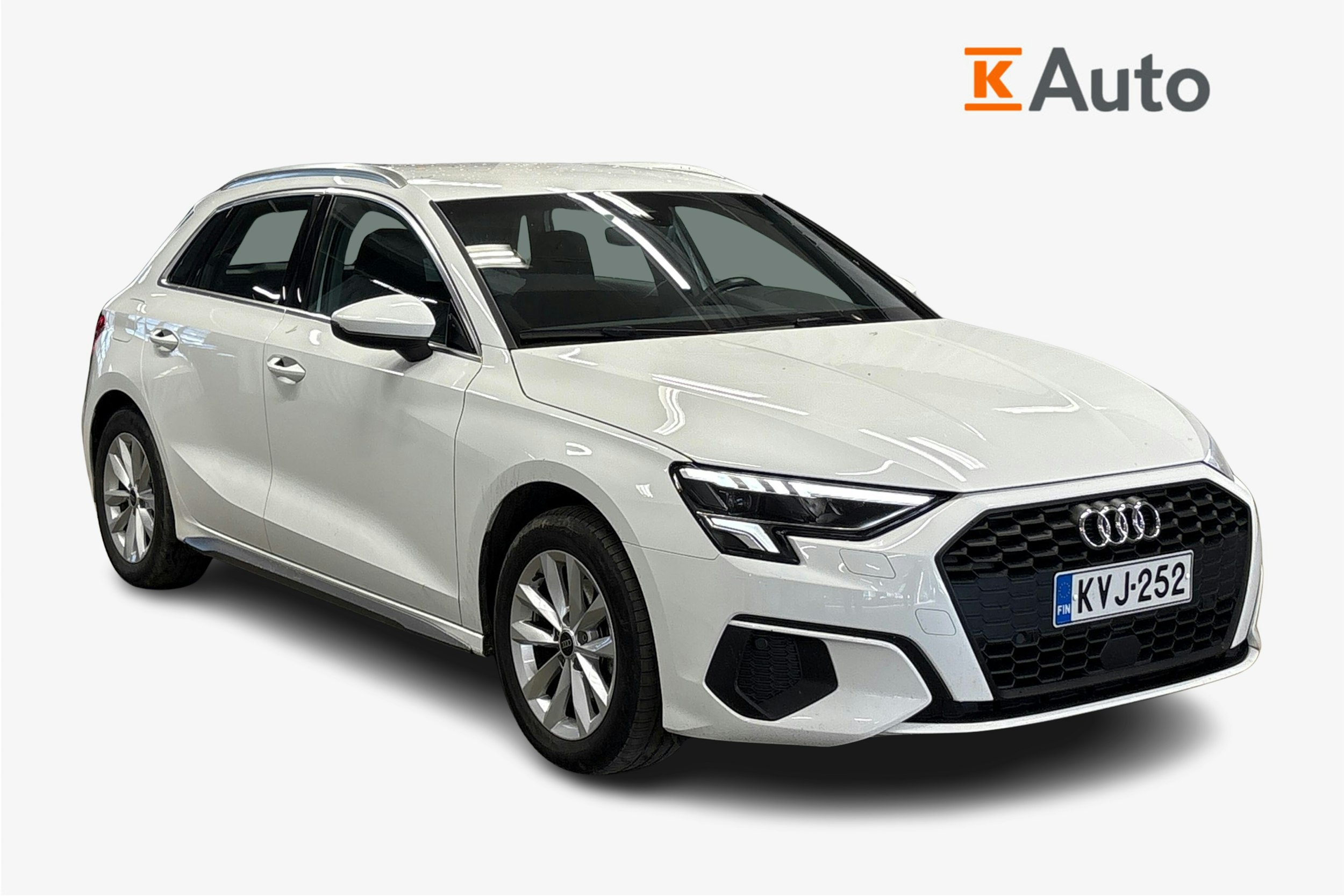 valkoinen Audi A3 2023 kuva 1.