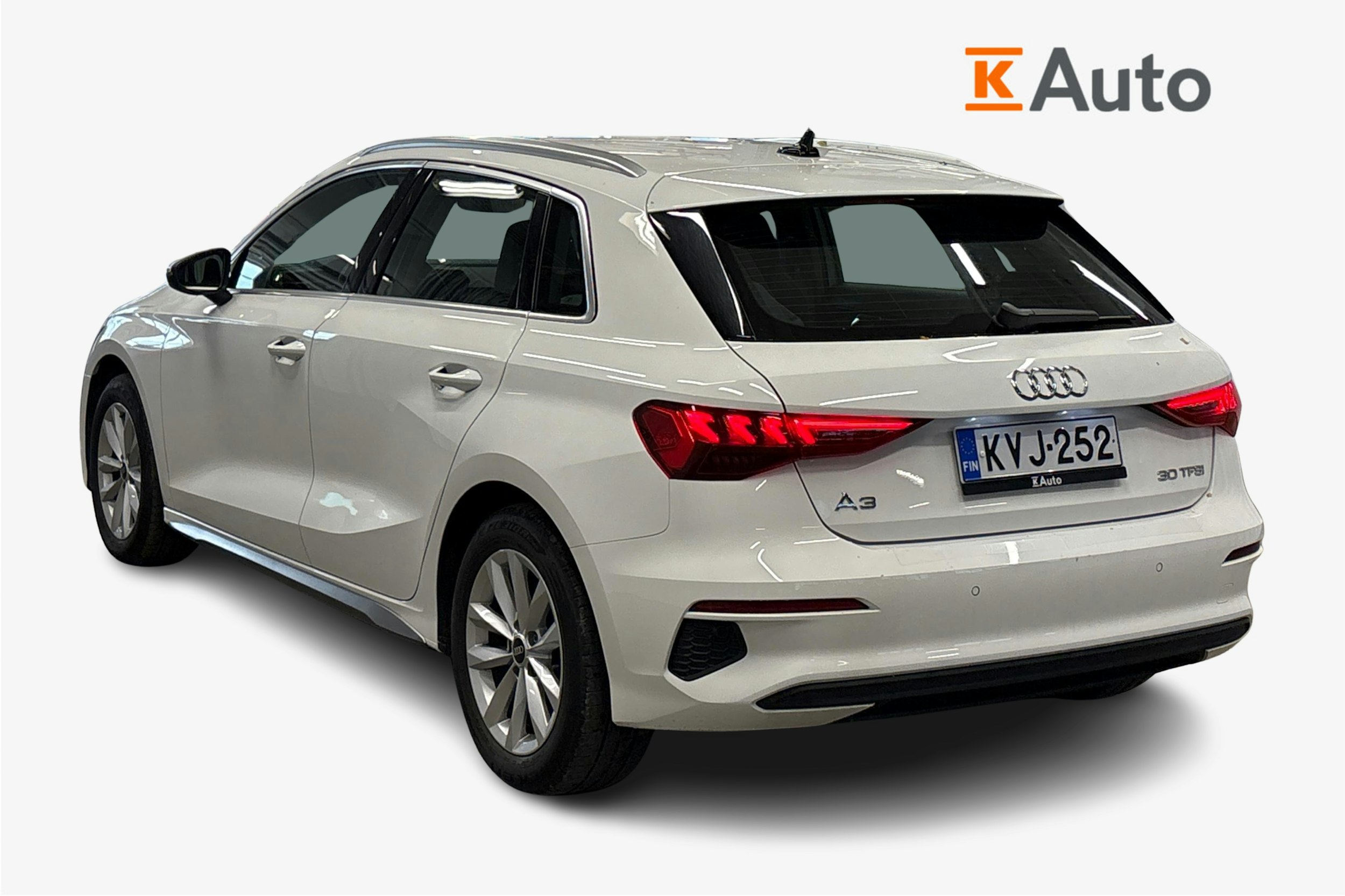 valkoinen Audi A3 2023 kuva 2.