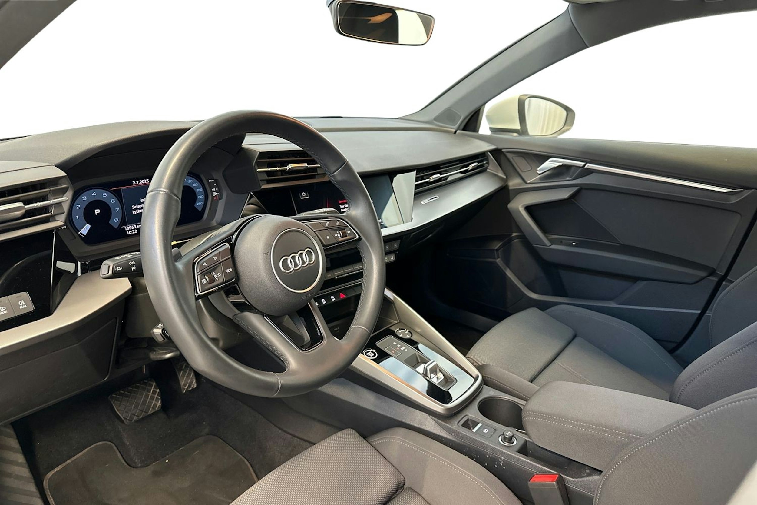 valkoinen Audi A3 2023 kuva 3.