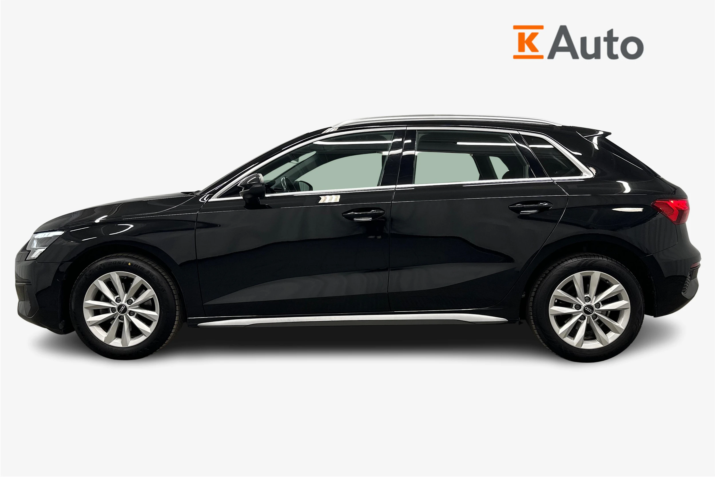musta Audi A3 2023 kuva 5.