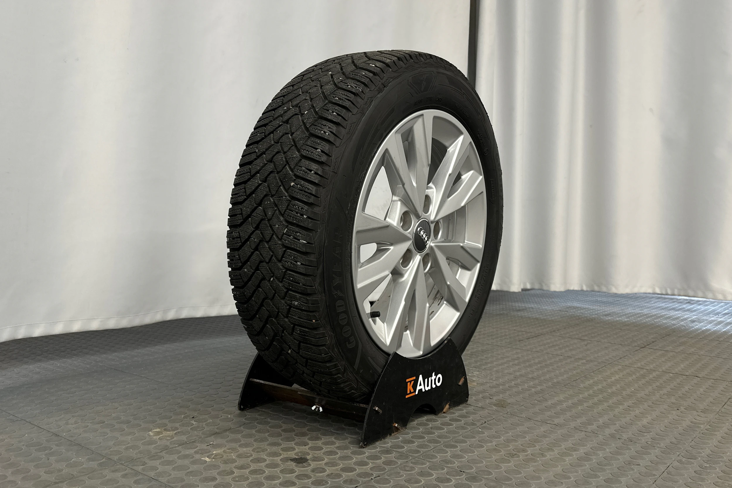 musta Audi A3 2023 kuva 10.