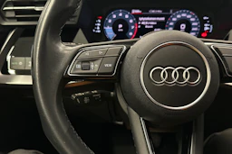 musta Audi A3 2023 kuva 11.
