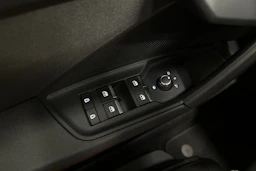 musta Audi A3 2023 kuva 15.