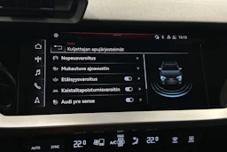 musta Audi A3 2023 kuva 26.