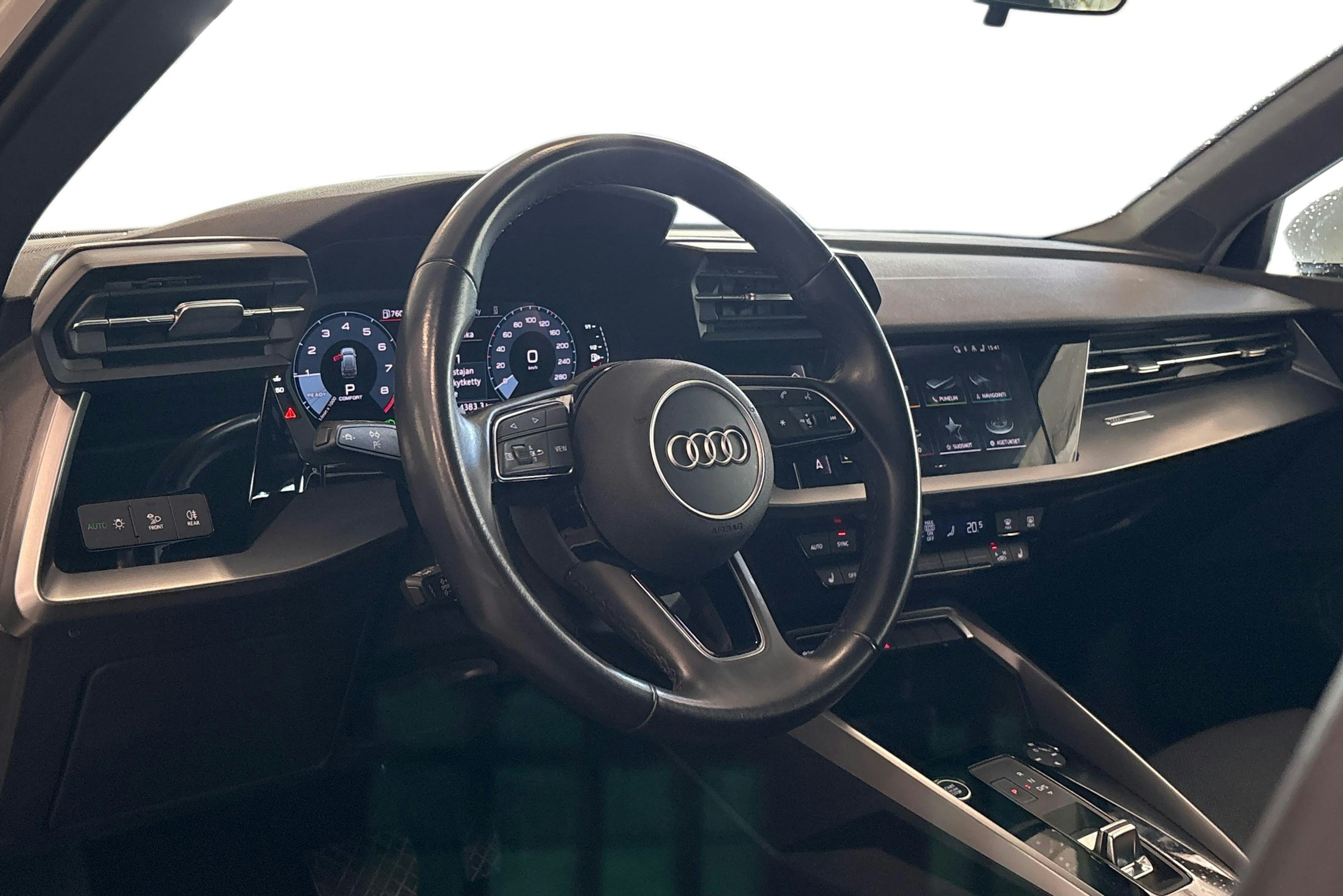 valkoinen Audi A3 2023 kuva 3.