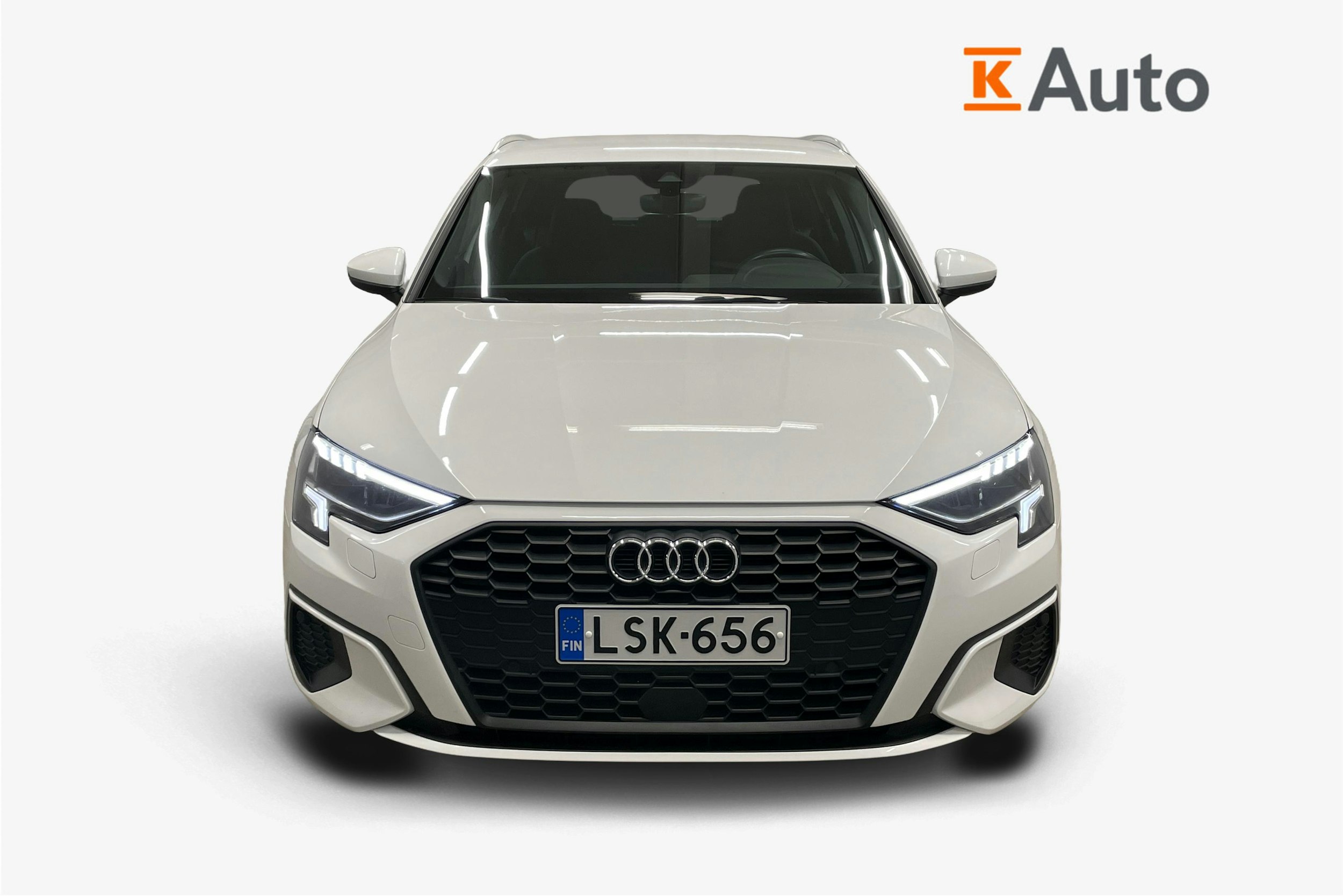 valkoinen Audi A3 2023 kuva 4.