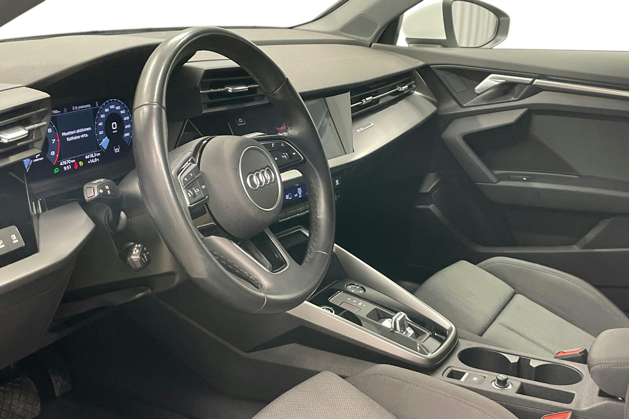 valkoinen Audi A3 2023 kuva 6.