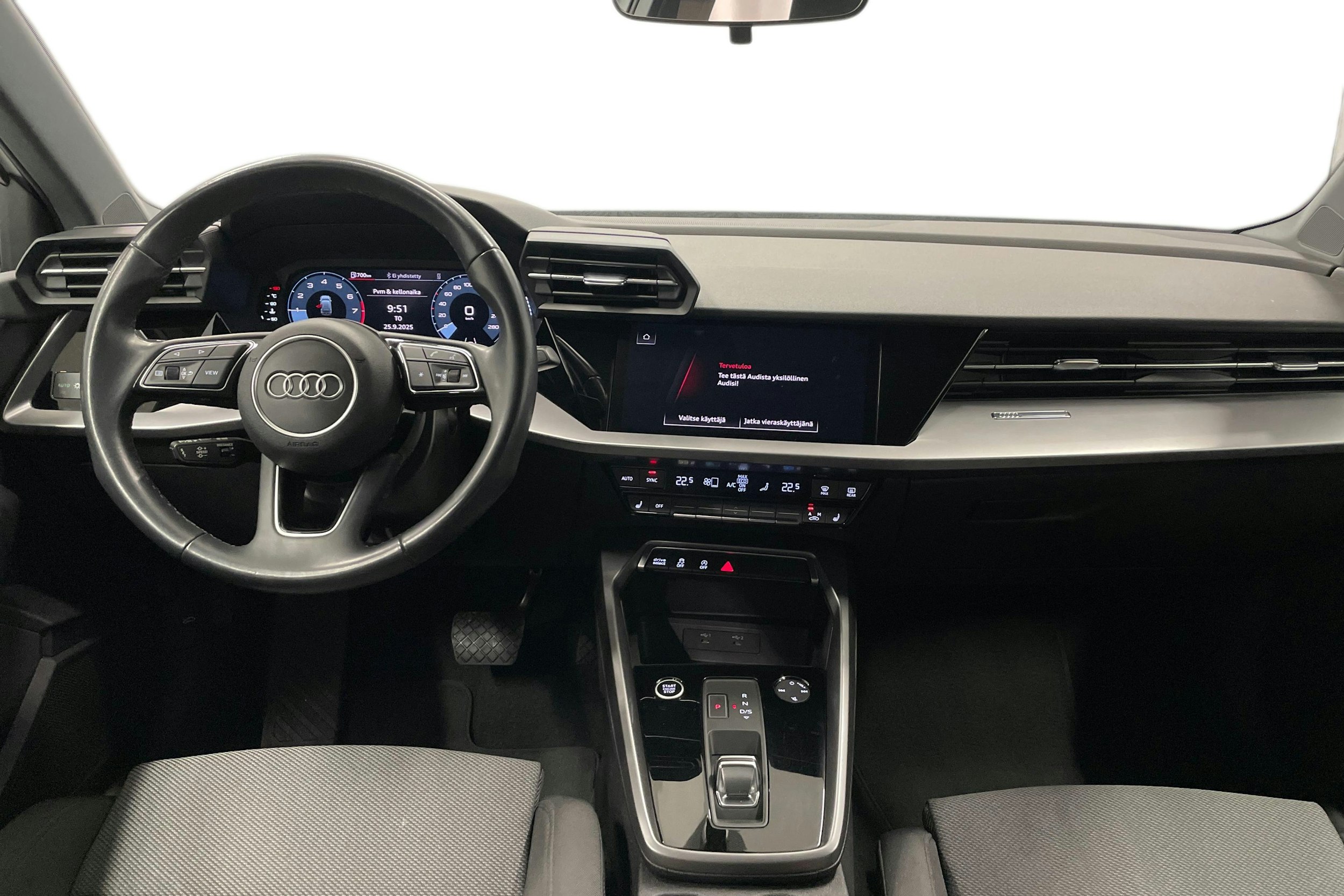 valkoinen Audi A3 2023 kuva 7.