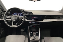 valkoinen Audi A3 2023 kuva 7.