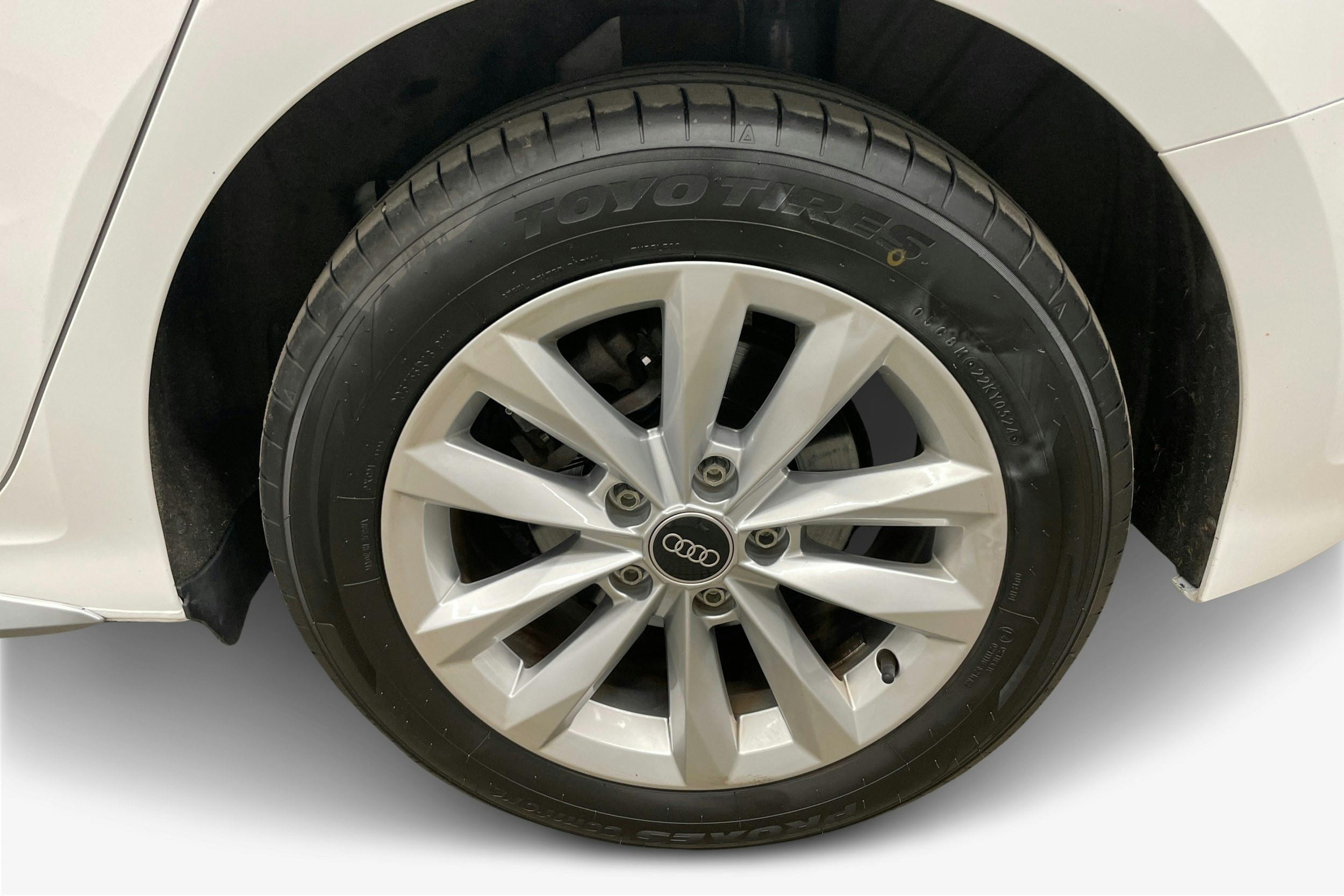 valkoinen Audi A3 2023 kuva 9.