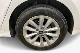 valkoinen Audi A3 2023 kuva 9.