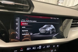 valkoinen Audi A3 2023 kuva 16.