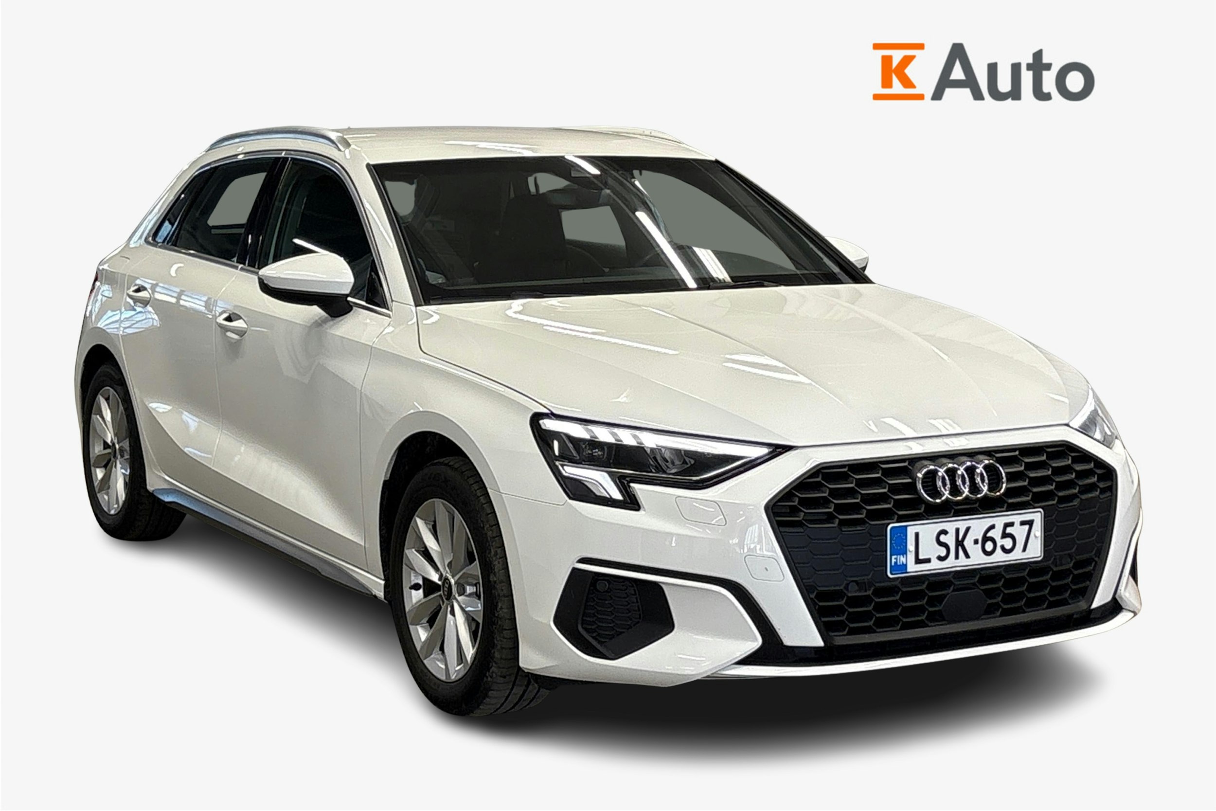 valkoinen Audi A3 2023 kuva 1.