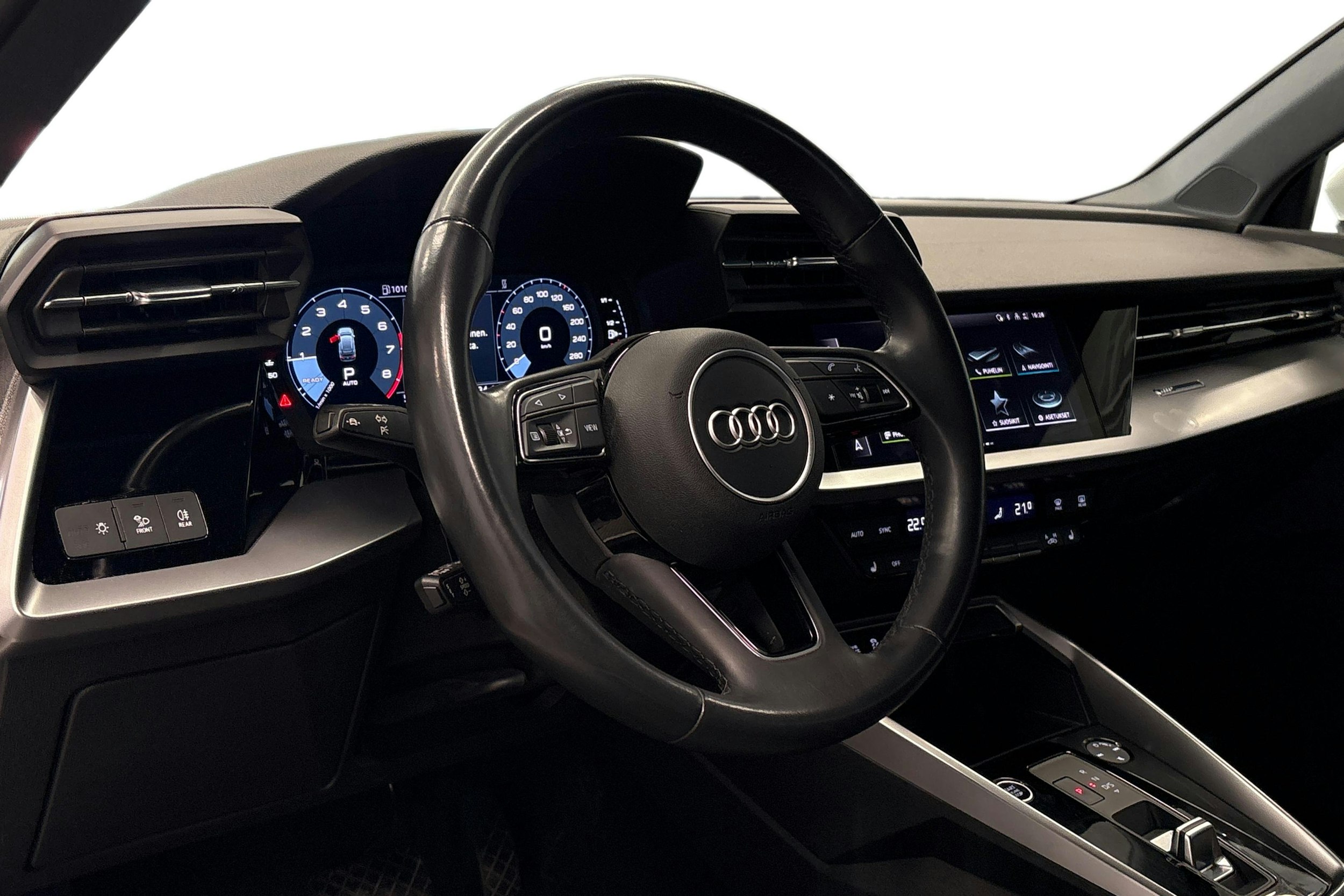 valkoinen Audi A3 2023 kuva 3.