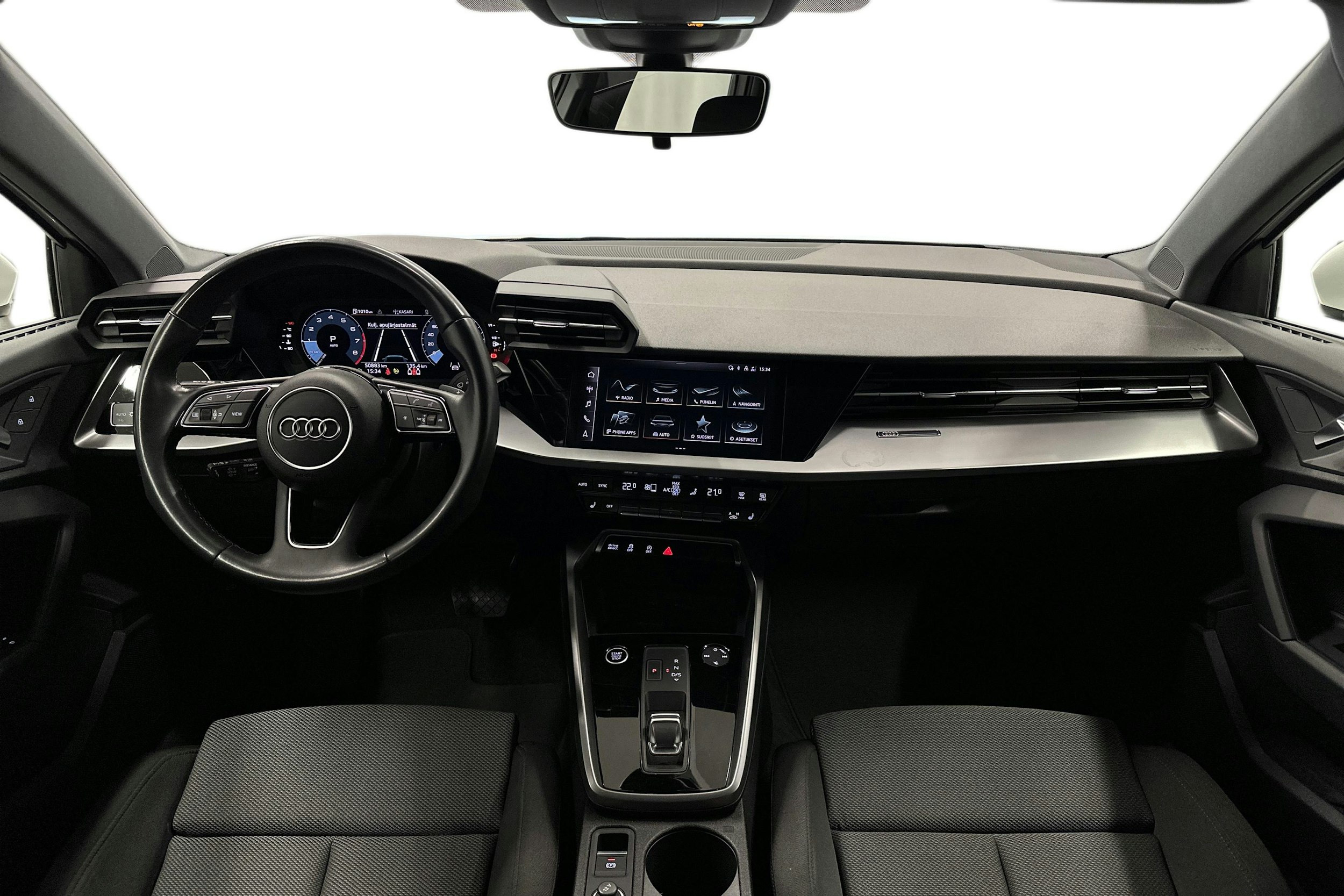 valkoinen Audi A3 2023 kuva 9.