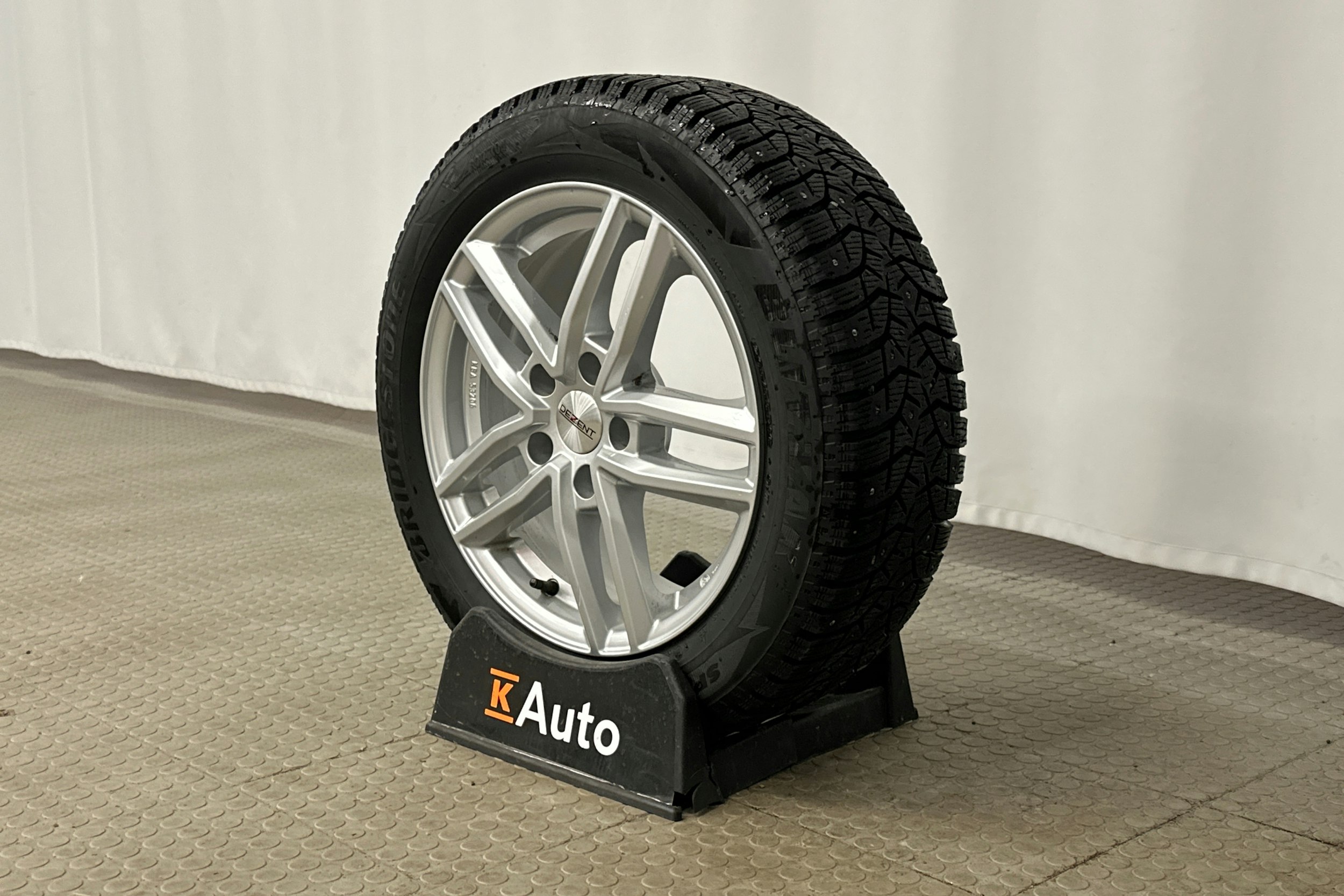 valkoinen Audi A3 2023 kuva 13.