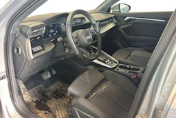 harmaa Audi A3 2023 kuva 3.