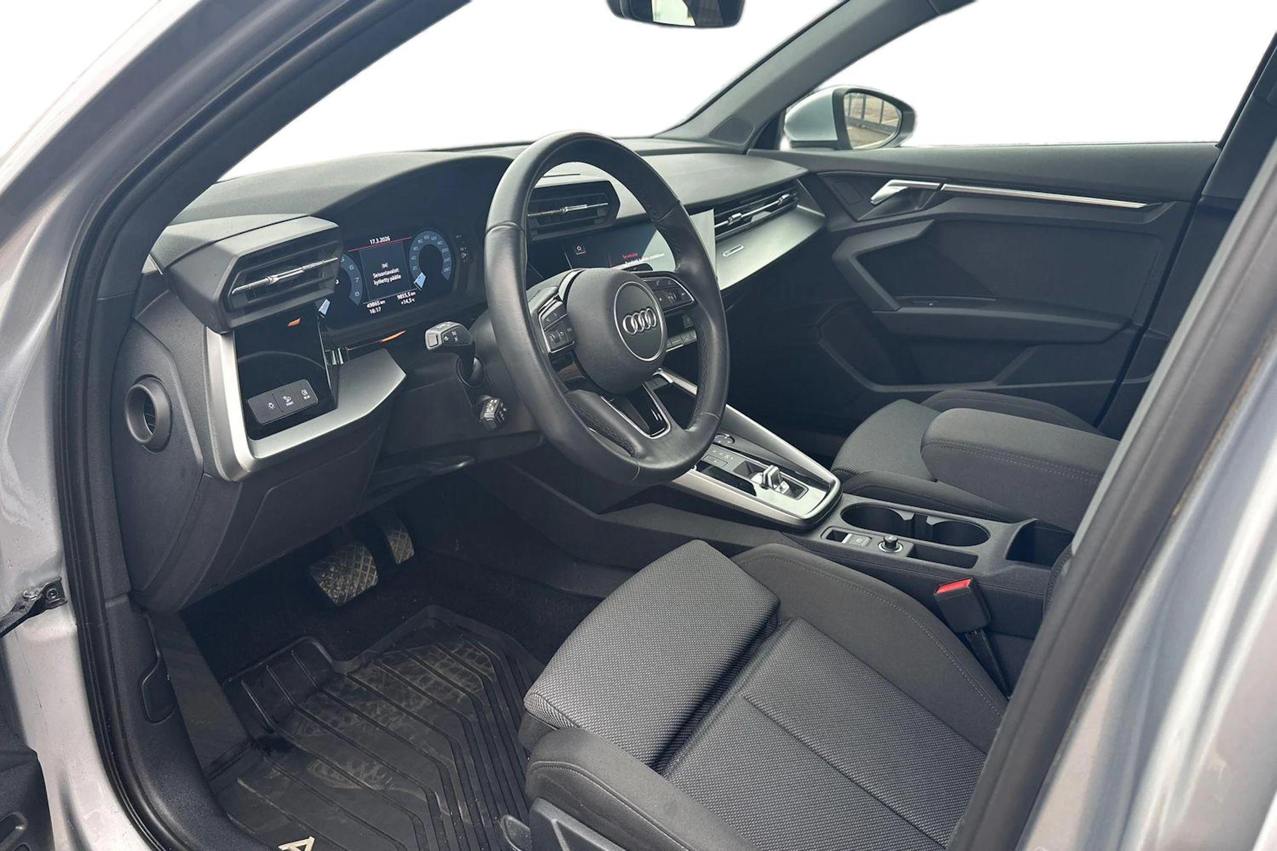 harmaa Audi A3 2023 kuva 6.
