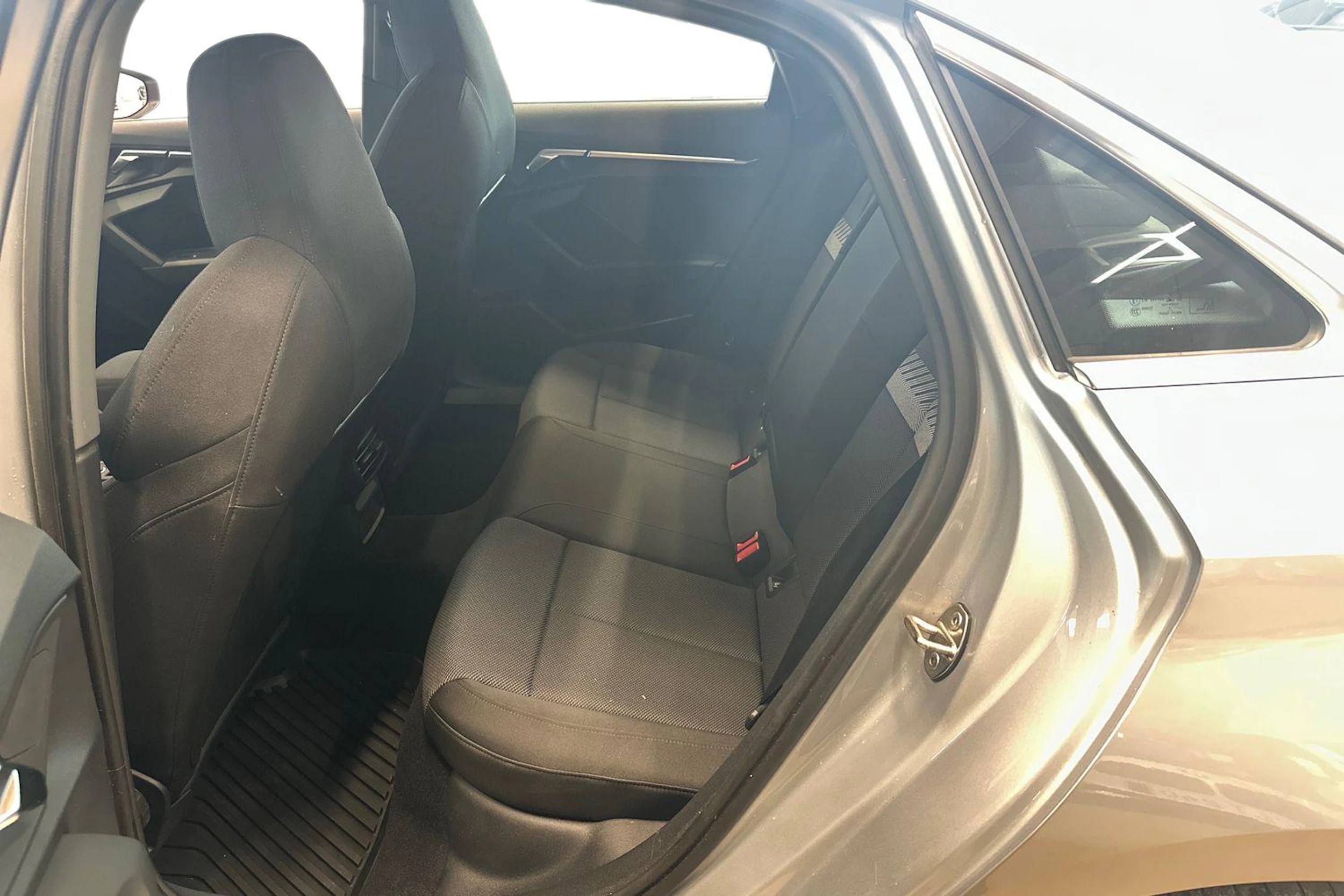 harmaa Audi A3 2023 kuva 8.