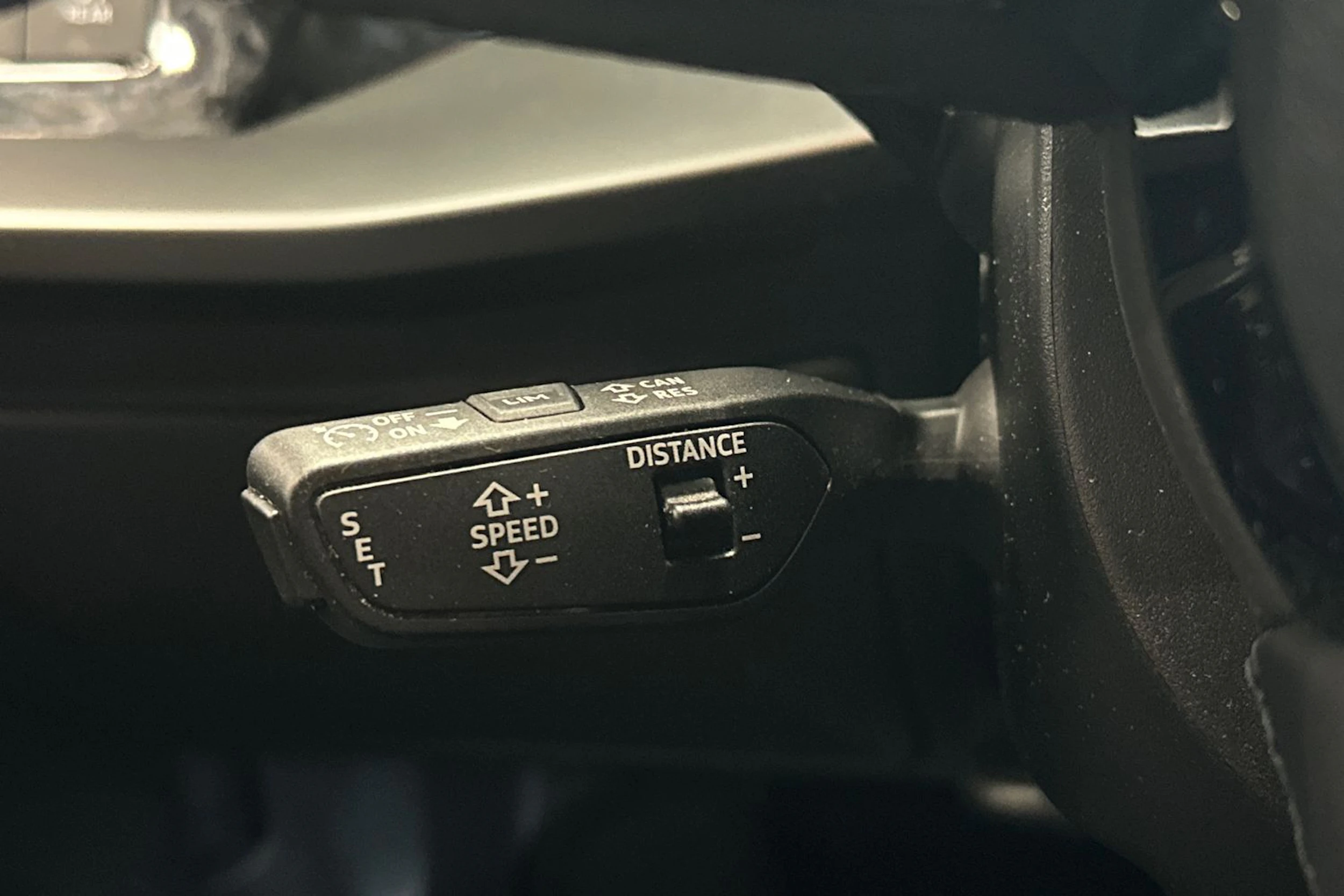 harmaa Audi A3 2023 kuva 17.