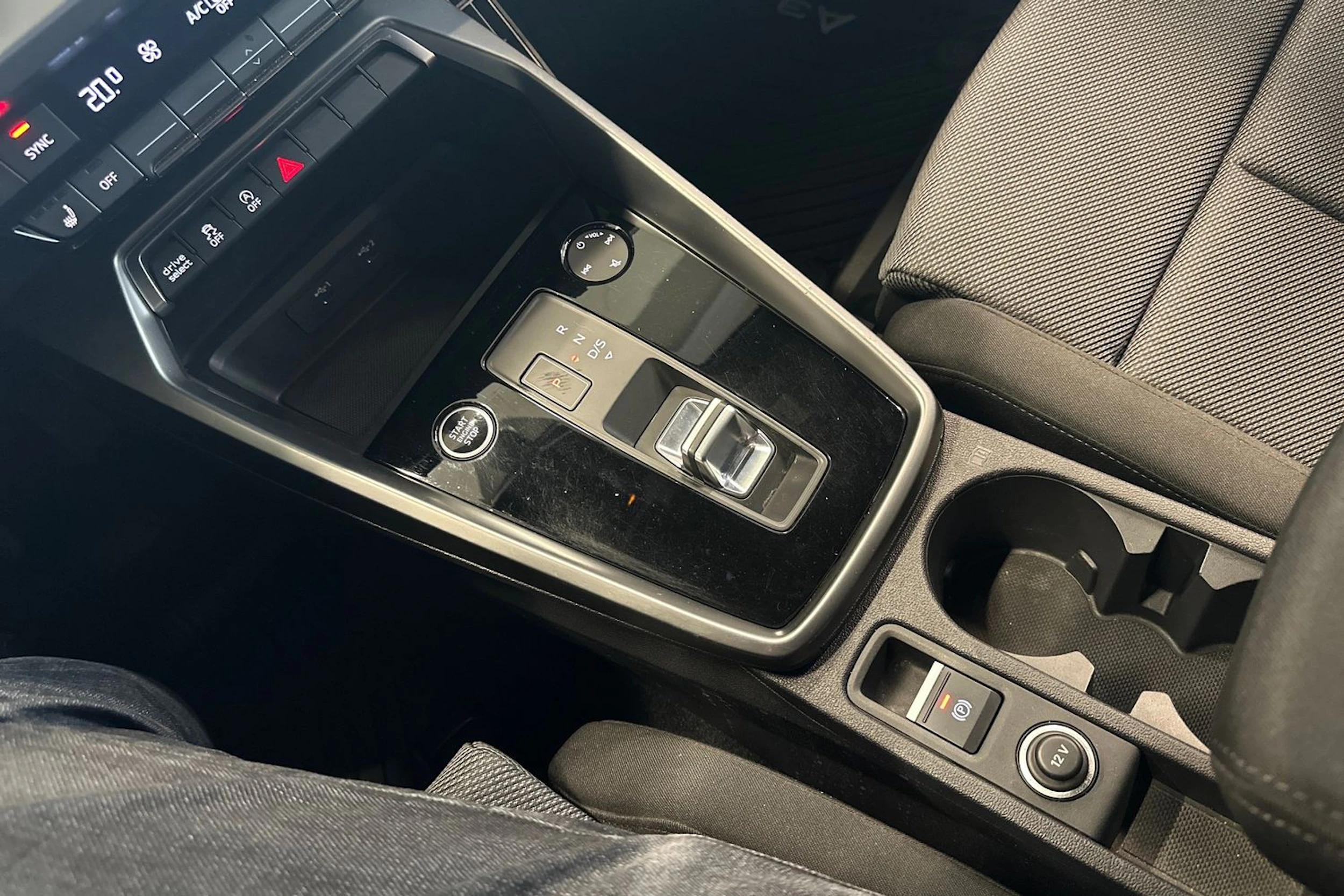 harmaa Audi A3 2023 kuva 27.