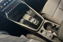 harmaa Audi A3 2023 kuva 27.