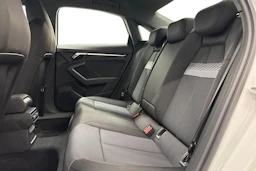 valkoinen Audi A3 2023 kuva 8.