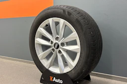 valkoinen Audi A3 2023 kuva 10.