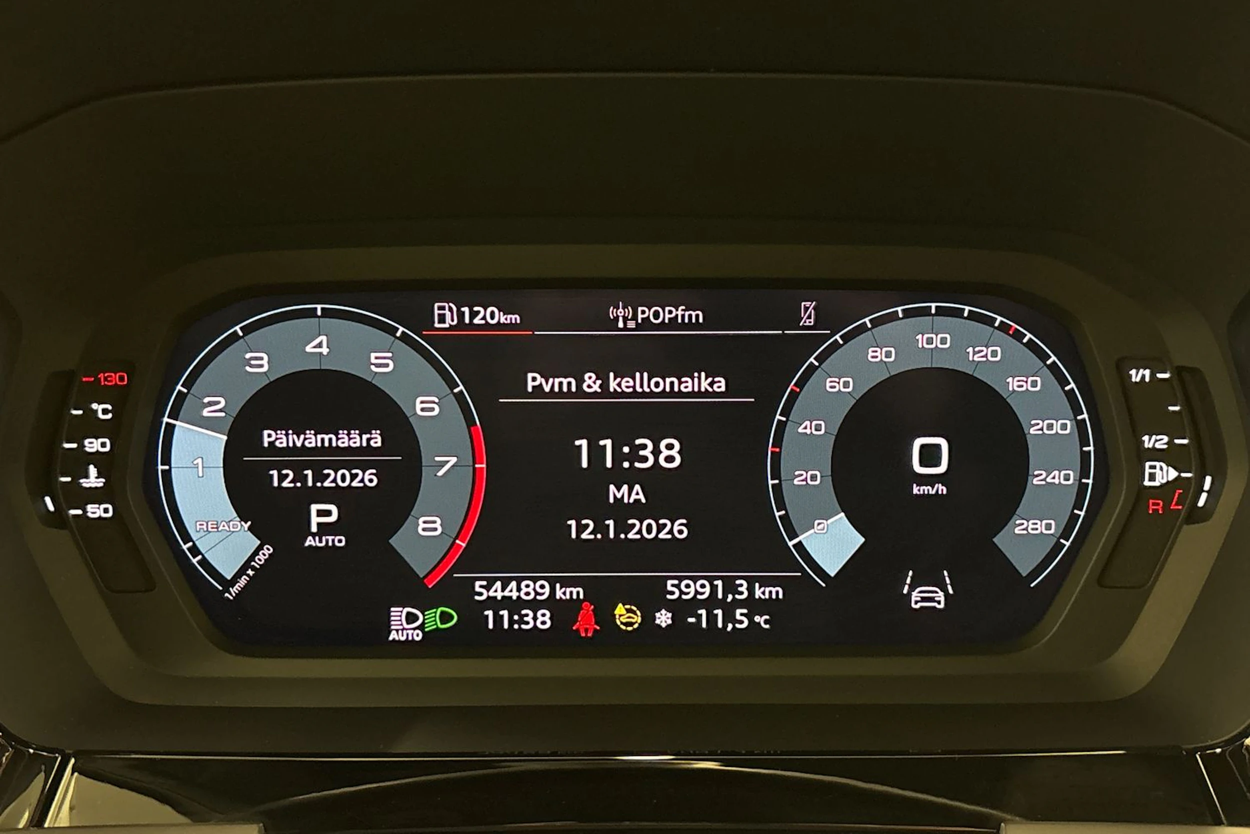 valkoinen Audi A3 2023 kuva 16.