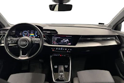 valkoinen Audi A3 2023 kuva 7.