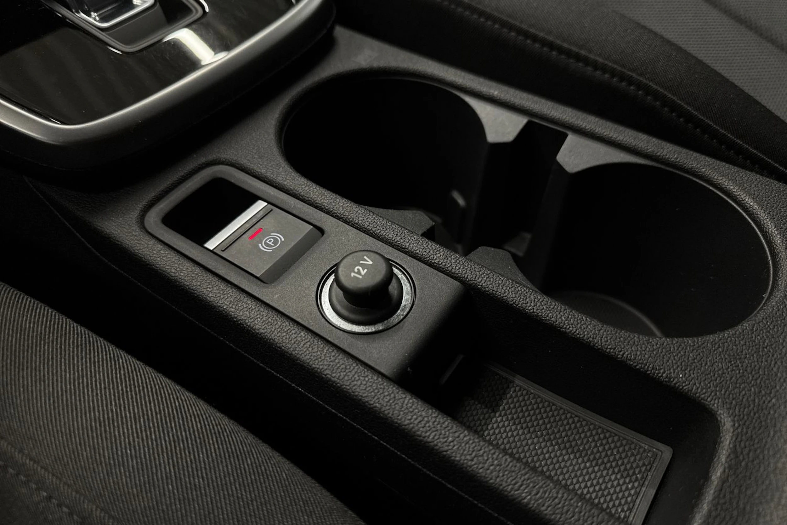 valkoinen Audi A3 2023 kuva 11.