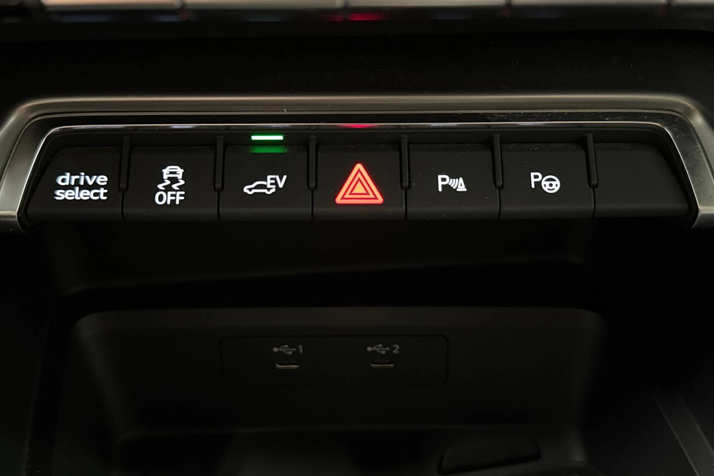 valkoinen Audi A3 2023 kuva 13.